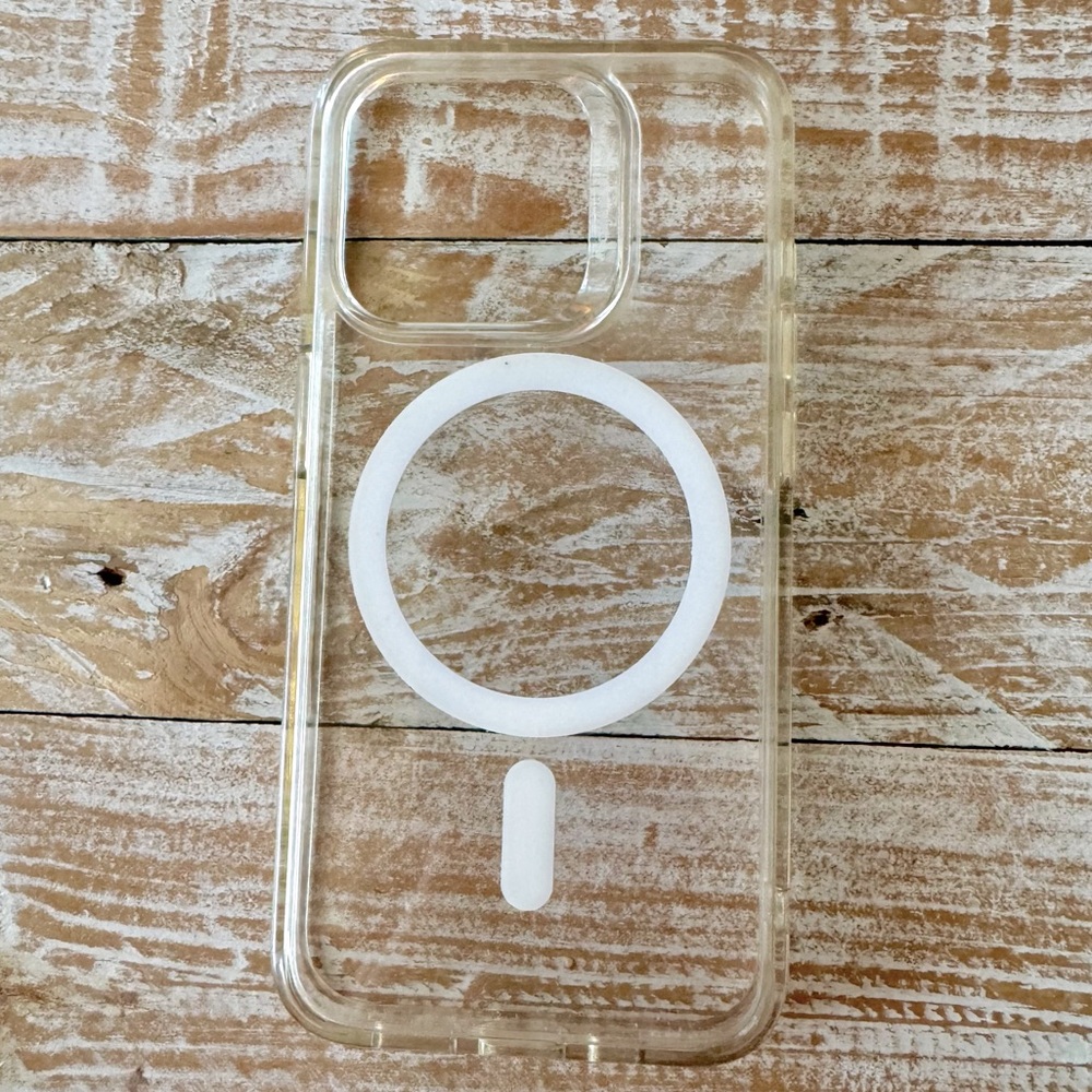 📱iPhone 15 Pro Case Classic Series, by ESR, Magnetic, Clear📱